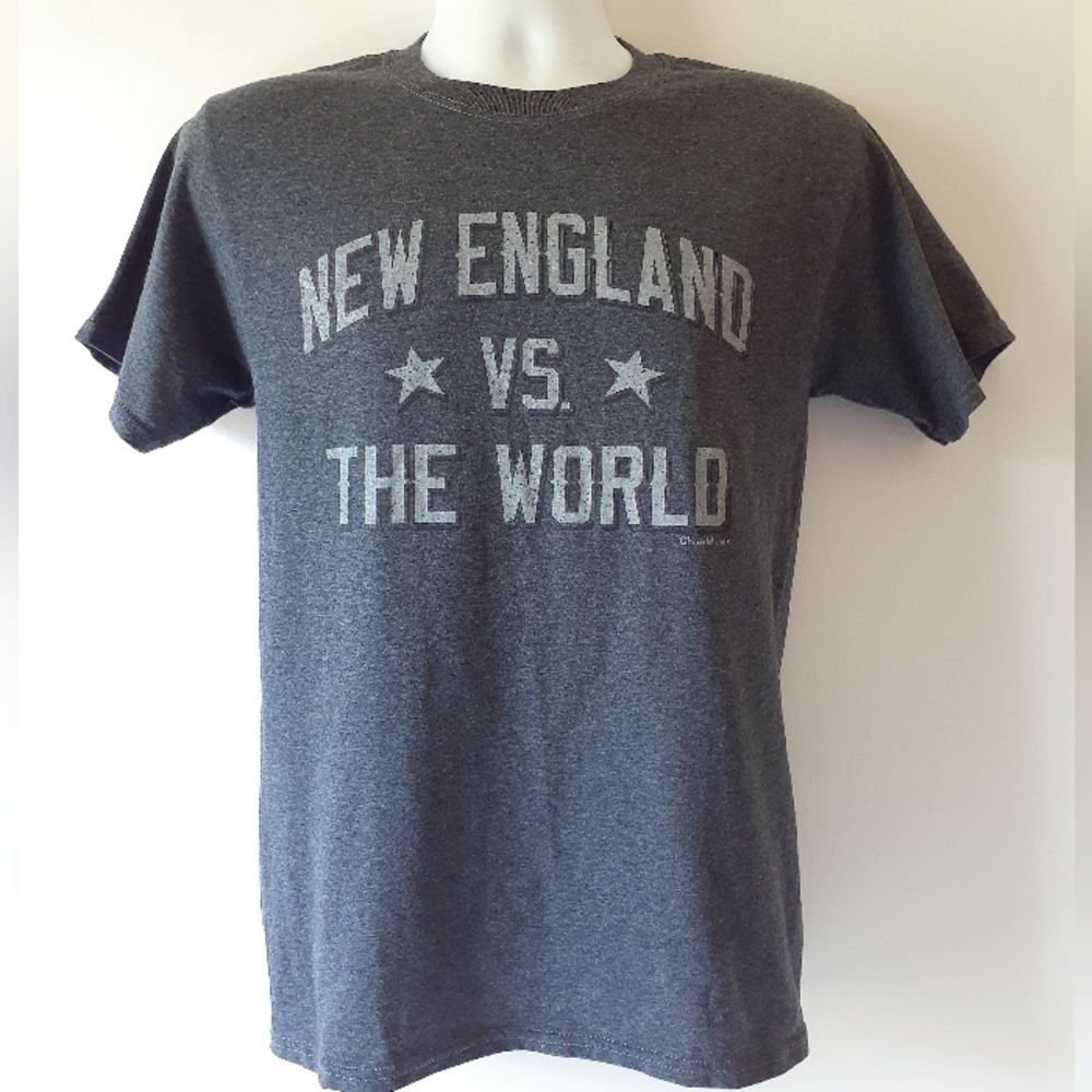 Chowdaheadz New England vs The World men's gray short-sleeve t-shirt size S
